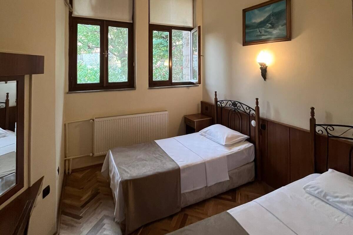 Standard Room | Free WiFi, bed sheets