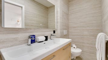 Apartment | Bathroom