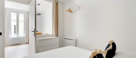 Apartment | 1 bedroom, laptop workspace, iron/ironing board, bed sheets