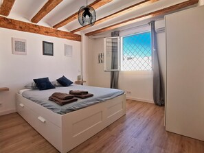 3 室のベッドルーム、WiFi、ベッドシーツ
