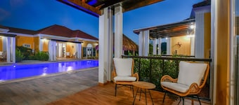 Picaron Villas