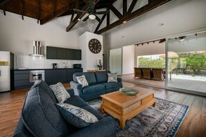 8 bedrooms - Picaron Villas (Santa Cruz)