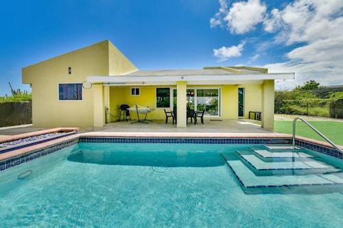 Happy Daze Villa in Paradera