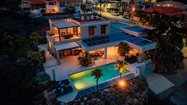 Villa - Hillside Retreat in Noord (Noord)