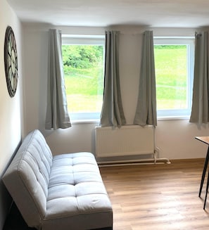 Unclassified image, 5 of 11, button - Bergluft TOP 3 Modern Apartment with 2 bedrooms - Wi-Fi, Parking & 24h Check-in (Sankt Valentin-Landschach)