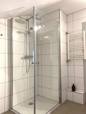 Unclassified image, 4 of 11, button - Bergluft TOP 3 Modern Apartment with 2 bedrooms - Wi-Fi, Parking & 24h Check-in (Sankt Valentin-Landschach)