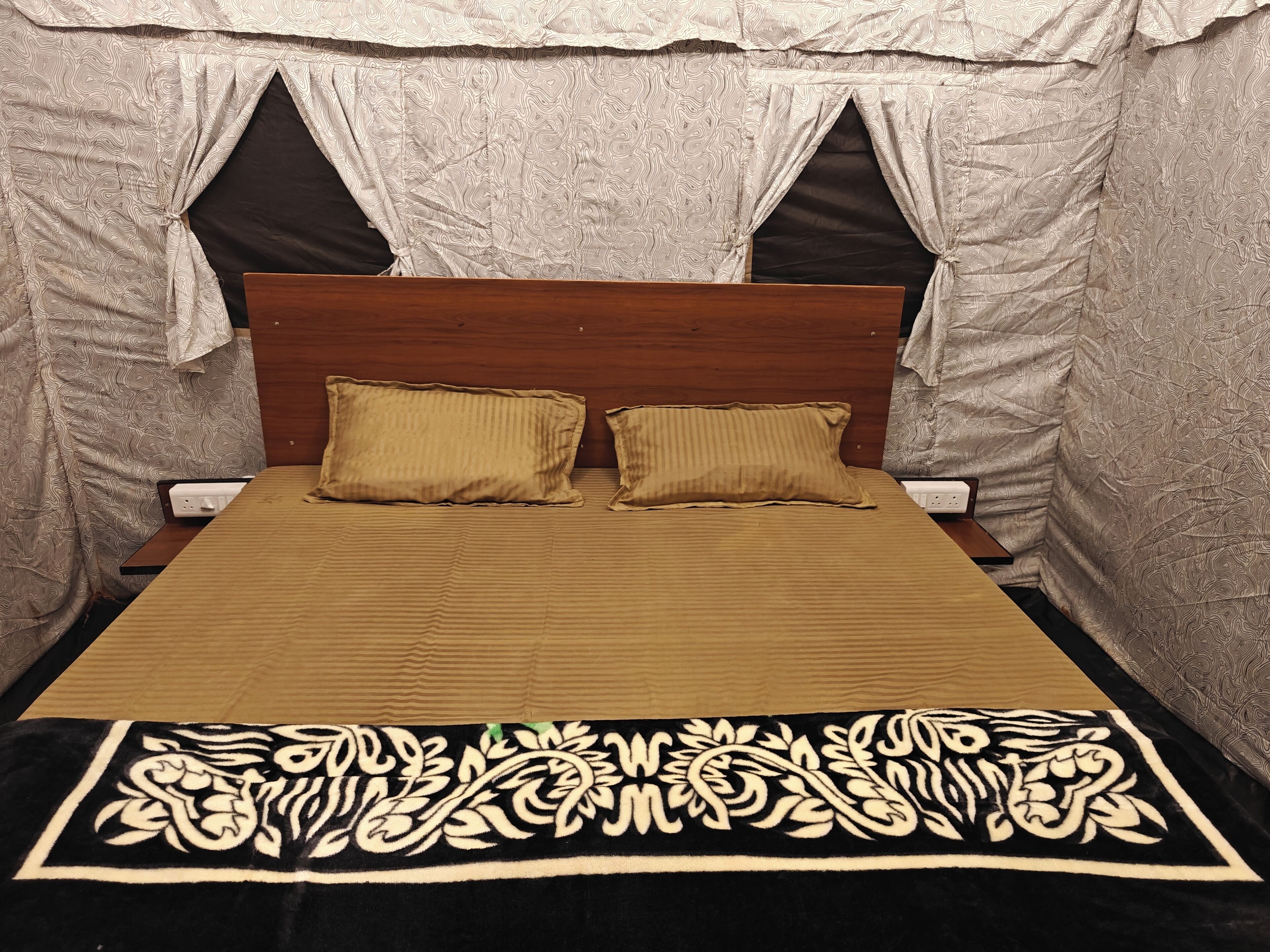 Superior Tent | Free WiFi