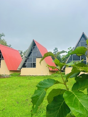 Front of property - Huts And Hunters Resort Saputara (Ahwa)