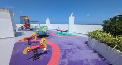 Luxury 3BR Apartment with Infinity Pool, Balcony n Gym