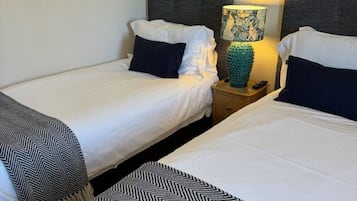 5 bedrooms, desk, iron/ironing board, travel cot