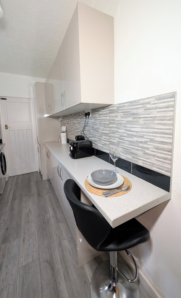 Microwave, oven