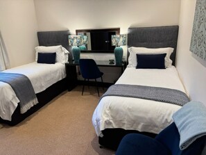 2 bedrooms, desk, iron/ironing board, WiFi