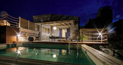 Ecce Homo - Abode of the Sea - Villa and Pool