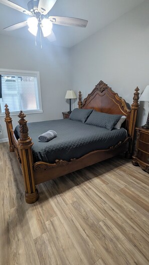 5 bedrooms, WiFi, bed sheets