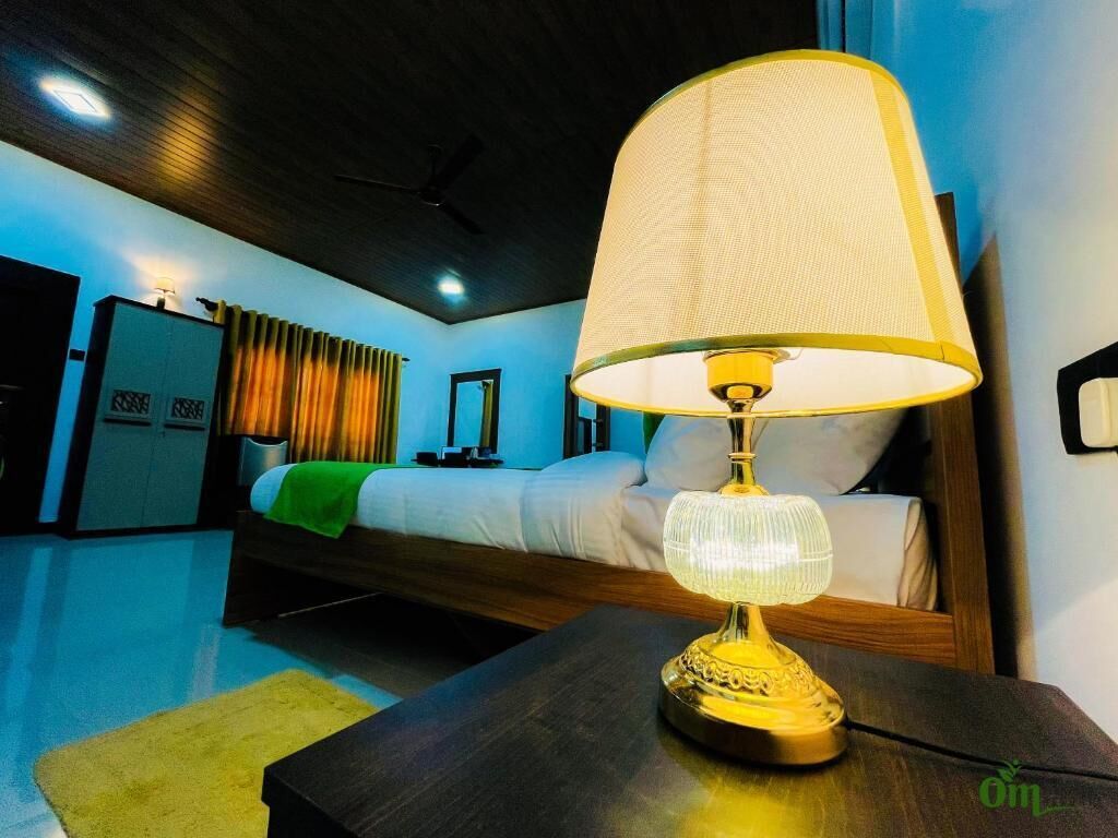 迷你吧、办公桌、免费 WiFi、床单