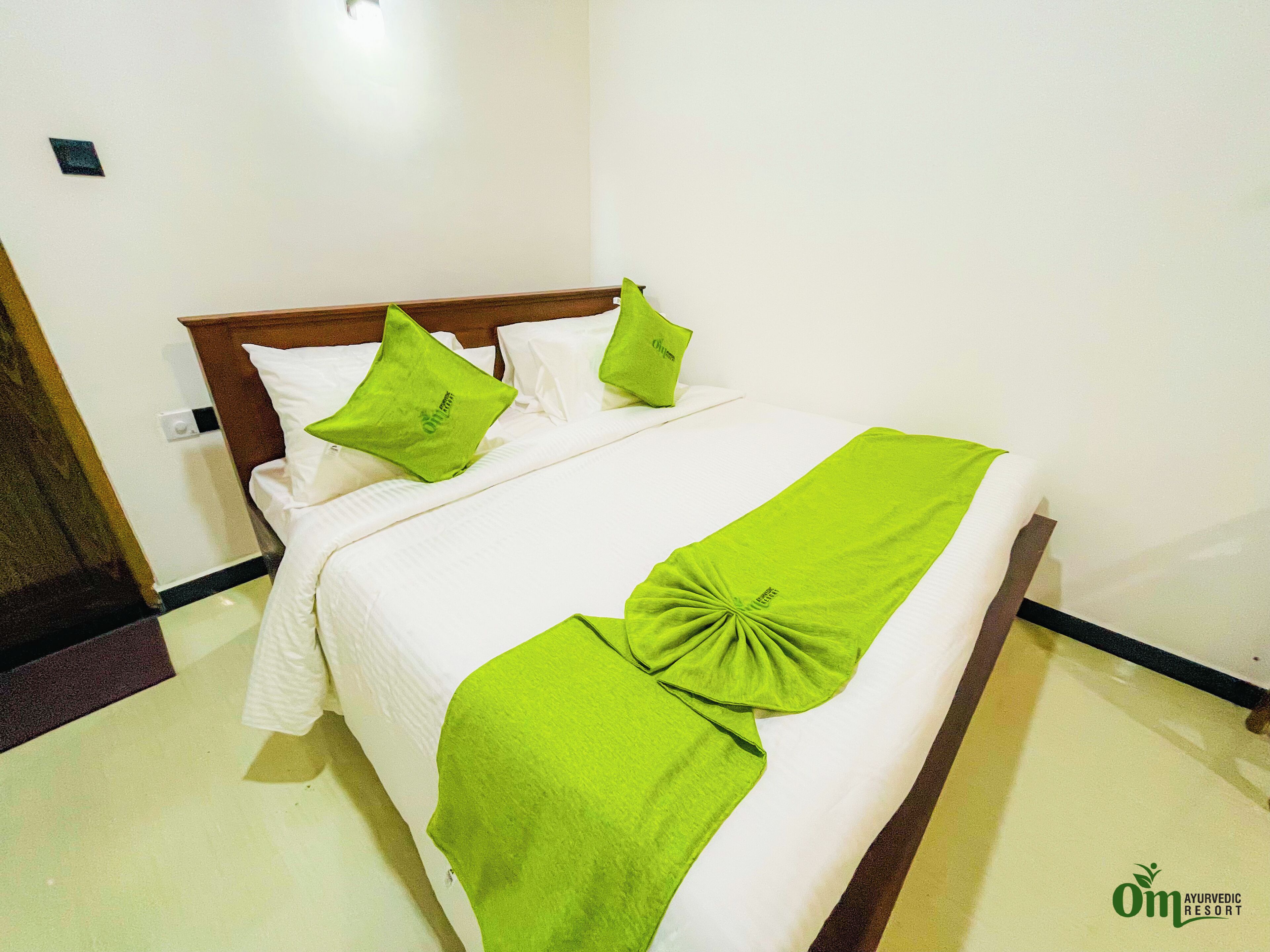 ميني بار ومكتب وواي فاي مجانًا وملاءات أسرّة