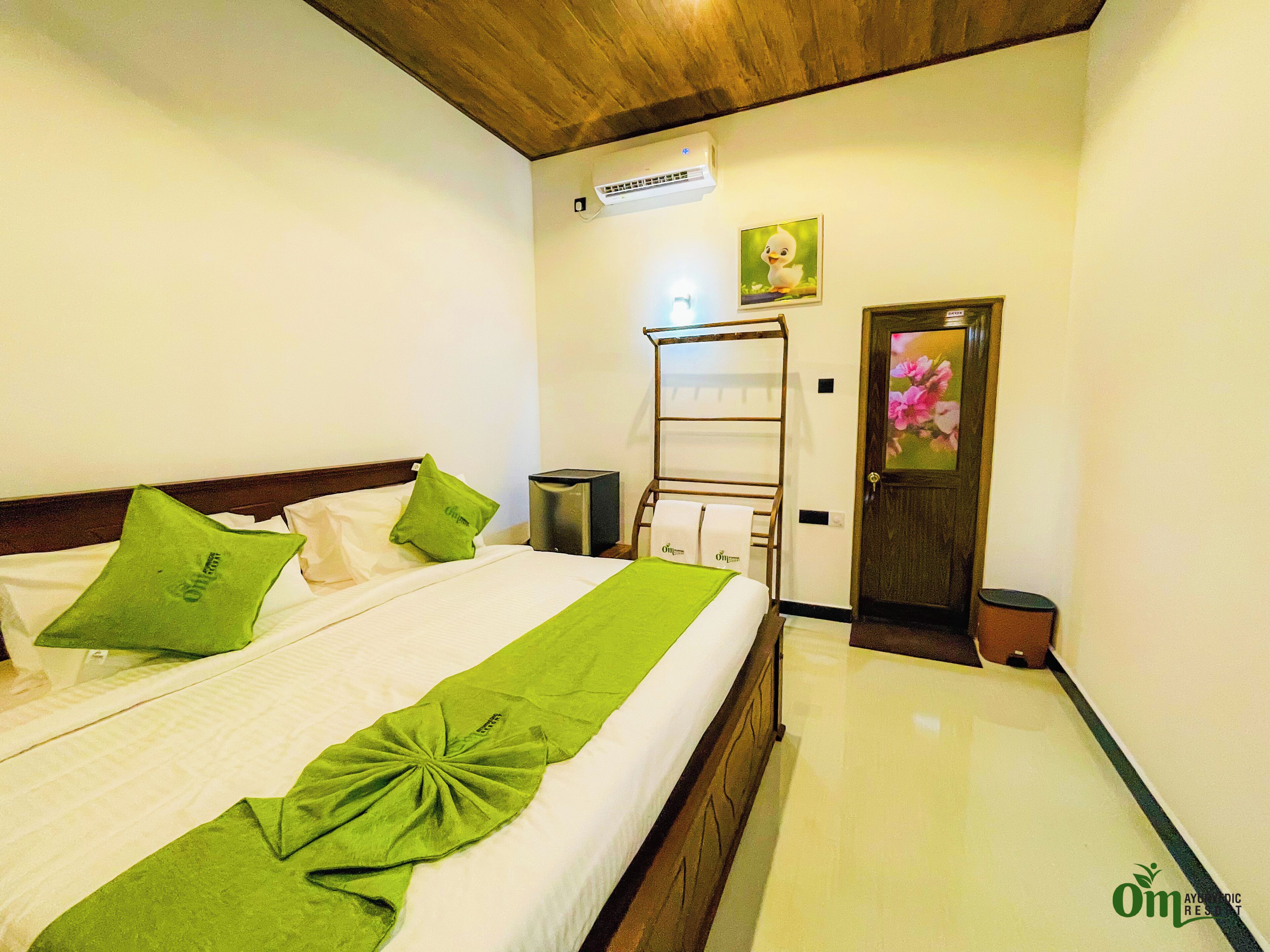 ميني بار ومكتب وواي فاي مجانًا وملاءات أسرّة