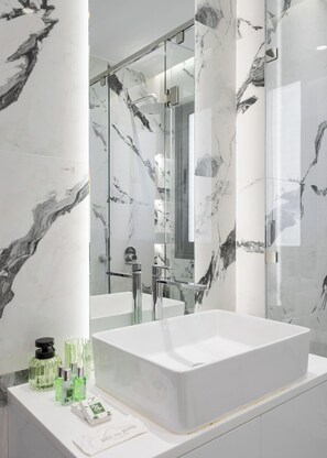 Classic Apartment | Bathroom - Glyfada Golden Stay (Vari-Voula-Vouliagmeni)