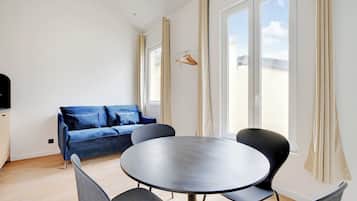 Apartment | Dining