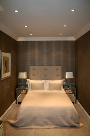 3 多间卧室、熨斗/熨衣板、WiFi、床单