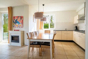 Mikrowelle, Herdplatte, Geschirrspüler