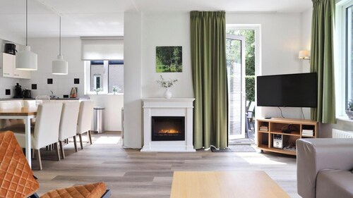 6-Person Luxury Villa