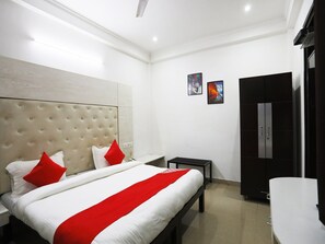 Room - Collection O Tipsyy Inn (Gurugram)