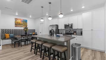 Townhome, Multiple Beds, Hot Tub, Mountain View (Sunset Ridge) | Private kitchen | Fridge, microwave, oven, stovetop