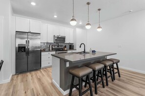 Townhome, Multiple Beds, Hot Tub, Mountain View (Sunset Ridge) | Private kitchen