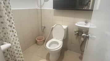 Condo, 1 phòng ngủ, phù hợp cho người khuyết tật, ban công | Phòng tắm