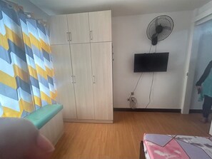 Condo, 1 Bedroom, Accessible, Balcony - Minimalist Room in Imus Condo With Netflix and Round-clock Security (Imus)