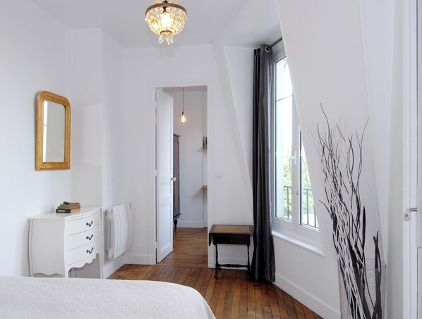 1 chambre, fer et planche à repasser, Wi-Fi, literie fournie