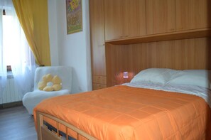 3 habitaciones, tabla de planchar con plancha y wifi gratis 