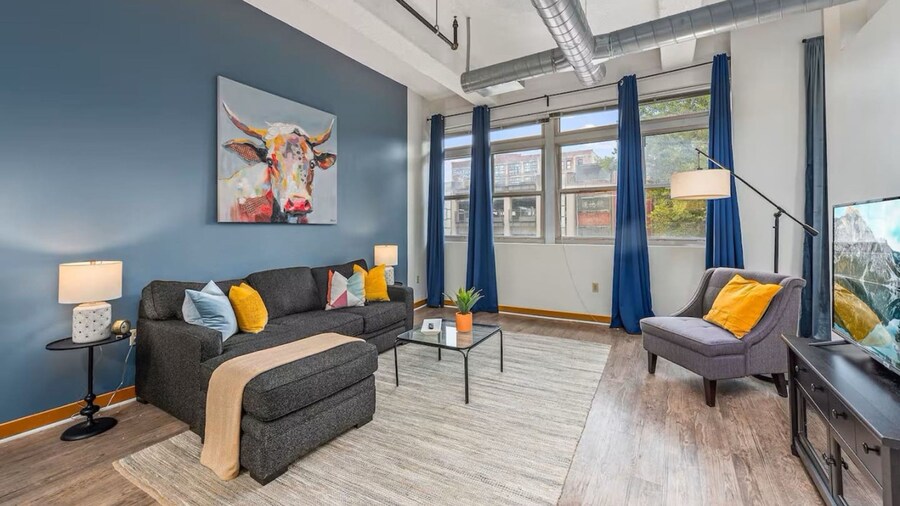 King Bed Great Location