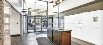 Cozy Stay Power Light Area Pool w Free Parking