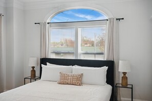 4 bedrooms, desk, iron/ironing board, travel crib