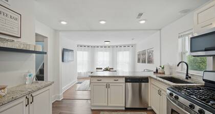 Modern Farmhouse | 4 Kings + Loft | On Ingersoll