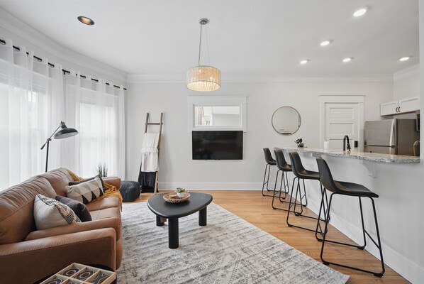 TV connectée, baby-foot, table de tennis de table, espaces bureaux