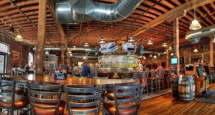Upscale Urban Escape in the Heart of Downtown