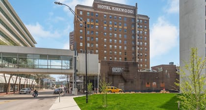Upscale Urban Escape in the Heart of Downtown
