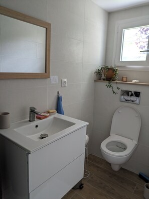Towels, soap, toilet paper