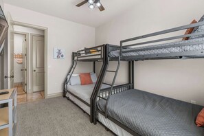 Condo, Multiple Beds, Balcony, Mountain View (Sunset Vista) | Individually decorated, individually furnished