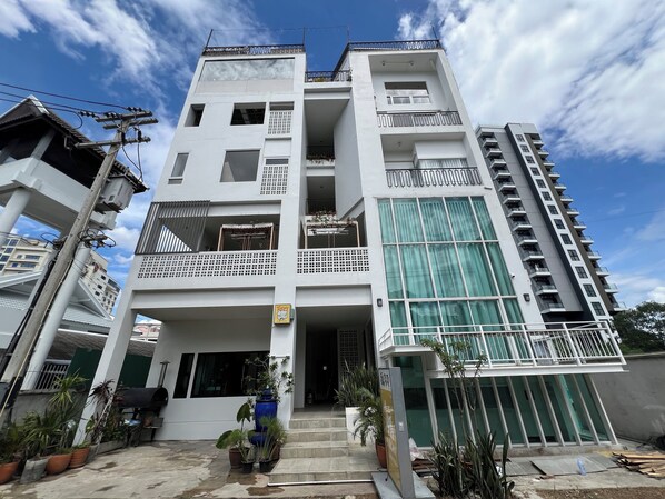 Front of property - Calm and Green Place (Chiang Mai)