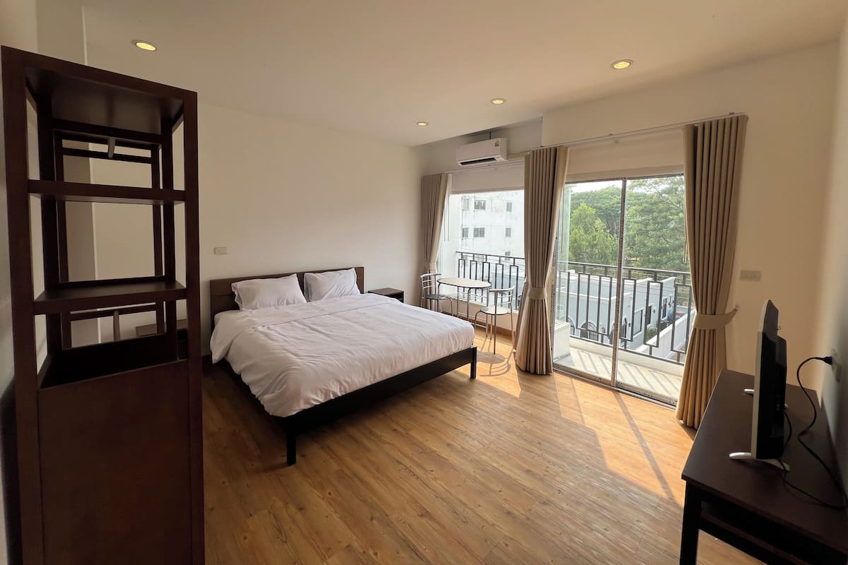 Classic Studio | Free WiFi, bed sheets