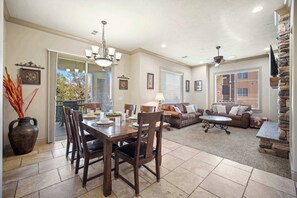 Condo, Multiple Beds, Balcony, Mountain View (Western Front) | Interior