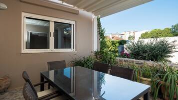 Luxury House | Terrace/patio
