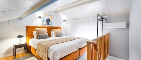 Studio - Split Level