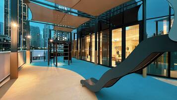 Khu vui chơi trẻ em - ngoài trời