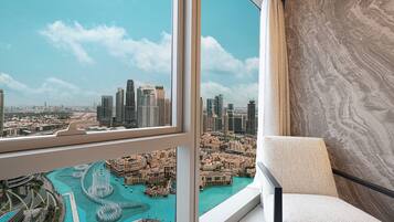 Safe på rommet, blendingsgardiner, lydisolert og strykejern/-brett