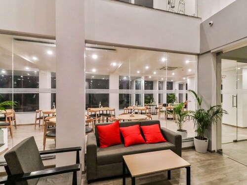 Super Townhouse Reva College University